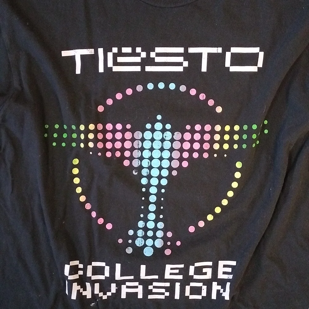Vintage 2011 Tiesto College Invasion Tour Tee - Size Large - Picture 3 of 4